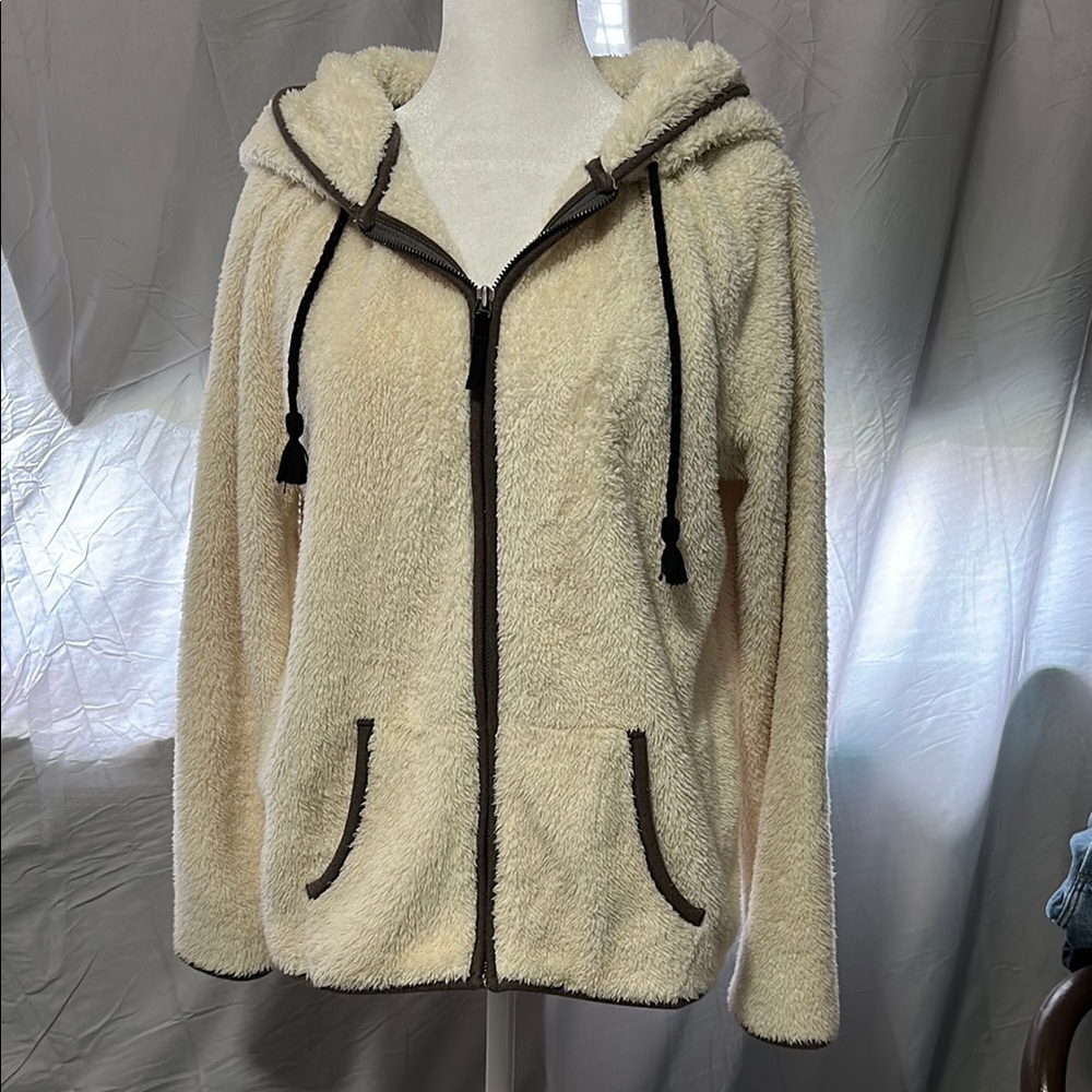 American Eagle fuzzy, Cozy Cream Hooded Jacket w/ pockets, Sz M, smoke free home